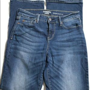 Denizen Modern Bootcut jeans- Size 6